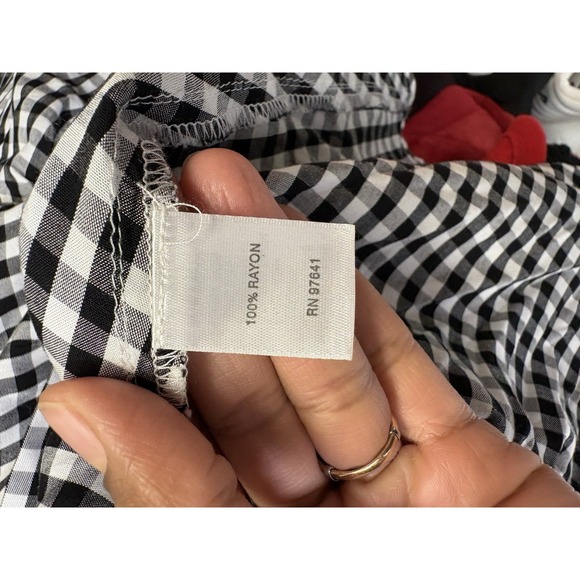J Jill Black And White Gingham Button Down Women's 100% Rayon Size Petite Medium - Picture 6 of 6